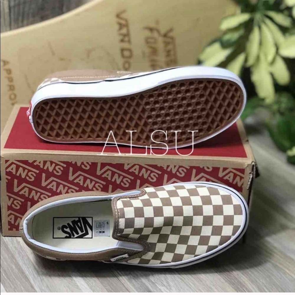 VANS Classic SlipOn Tger’s Checkerboard ChocolateW - Picture 2 of 8